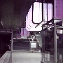 Unten am Bahnsteig.