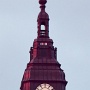 Die Führung in die Hamburer Unterwelt begann mit einiger Wartezeit neben dem Hauptbahnhof. Die Sonne schien ein Leuchten auf den Uhrenturm... 