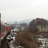 <font size="+1">Mit der DB von Hannover nach Bad Harzburg</font><br><br /><font size="2.5"> <br />Mit einer Lok der Baureihe 218 ging es ab Hannover Hbf pünktlich weiter. Der Rotling (= der Wagen, in dem ich sass) war relativ sauber, und um einiges leiser als der letzte Zug. Auch bekam ich einen weiteren Stempel für meine Tageskarte innerhalb von fünf Minuten nach Abfahrt. Dafür gab es in diesem Zug keine Stationsansagen.<br />