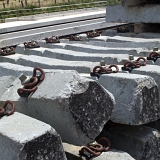 <font size="2">Die Qualitätssicherung der Betonschwellen scheint ein Problem zu sein, hier liegen hunderte angestossener Teile rum.<br /><br /><br />