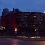 Das Hotel am Abend.